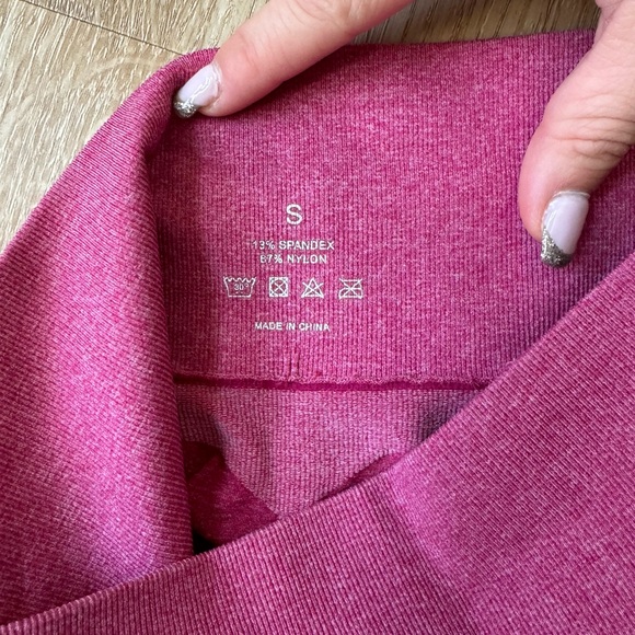 NVGTN Women's Berry Bike Shorts - Picture 3 of 3